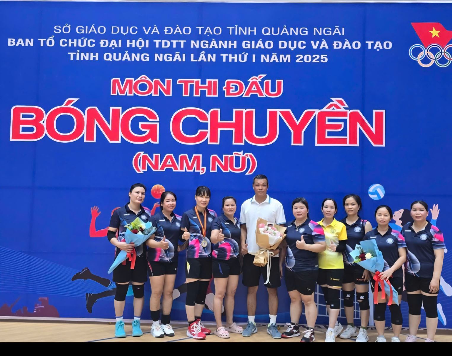 🏆 TIẾP LỬA ĐAM MÊ – TỰ HÀO GỌI TÊN BÓNG CHUYỀN NỮ TRƯỜNG THPT DUY TÂN! 🏆