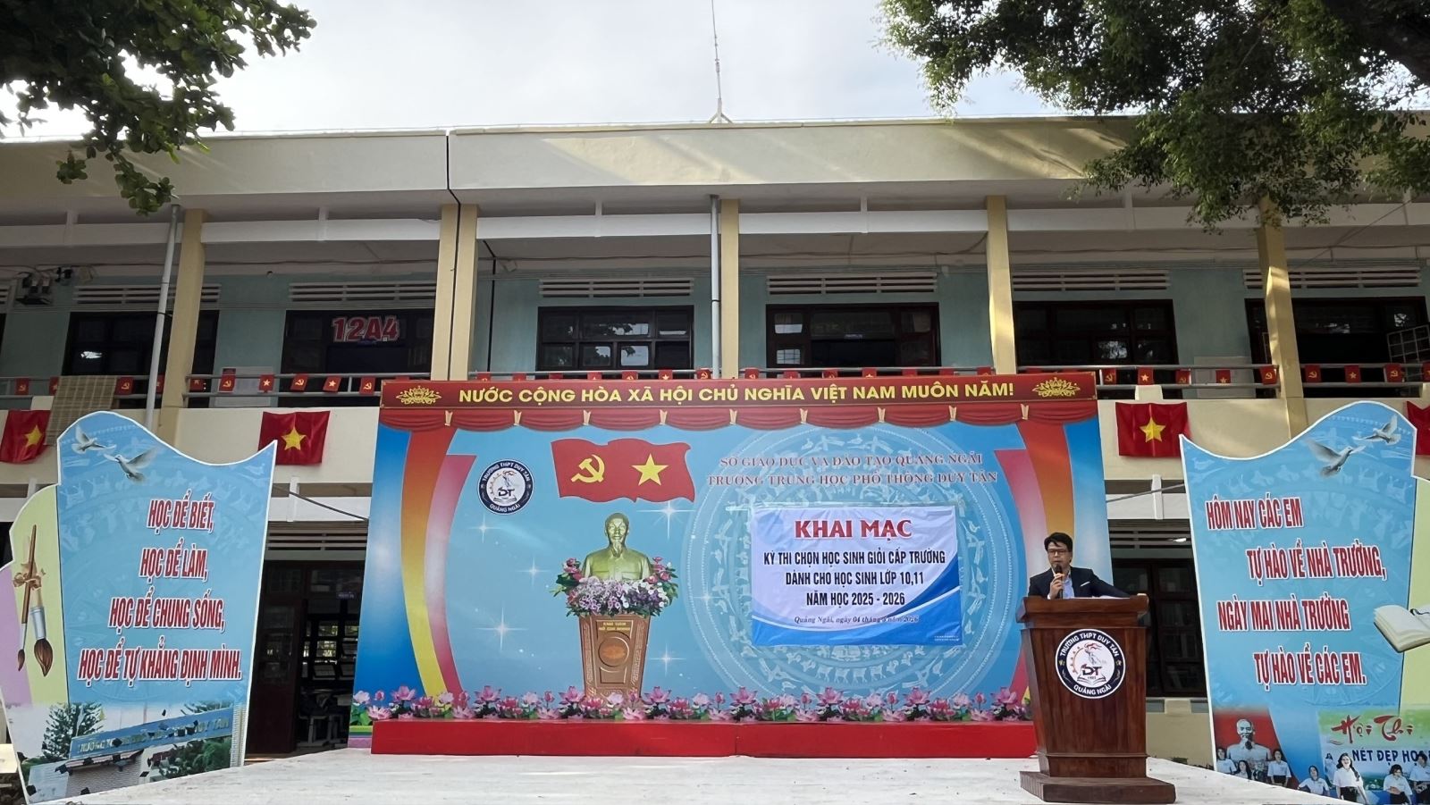 KHAI MẠC KỲ THI CHỌN HỌC SINH GIỎI CẤP TRƯỜNG DÀNH CHO HỌC SINH LỚP 10,11 NĂM HỌC 2025–2026.